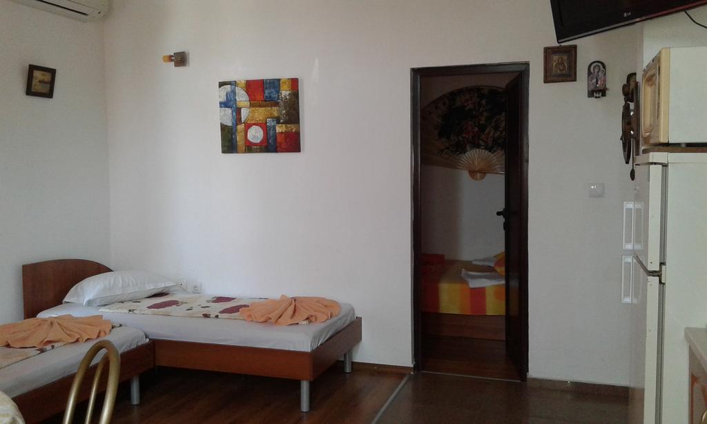 Zora Guest House Primorsko Habitación foto