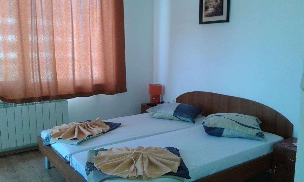 Zora Guest House Primorsko Habitación foto